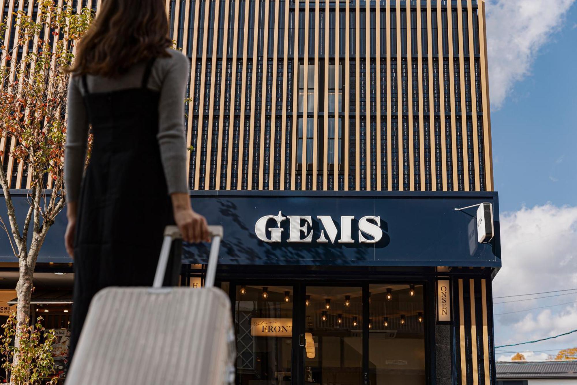 Gems Yufuin Hotel And Spa Cafe Bar Buitenkant foto